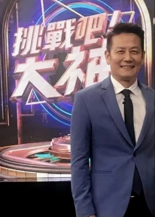 舞蹈系校花胸大屁股有弹性浴室用自来水玩冰火两重天真是爽透了 - 私房KTV